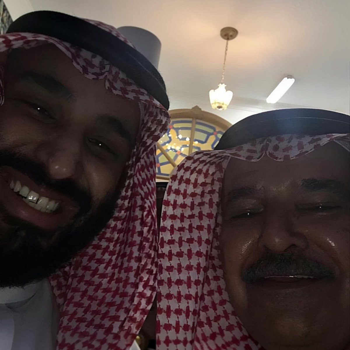 MH204_'s tweet photo. مصور سيلفي بنوكيا !! https://t.co/nllRV9ETPM