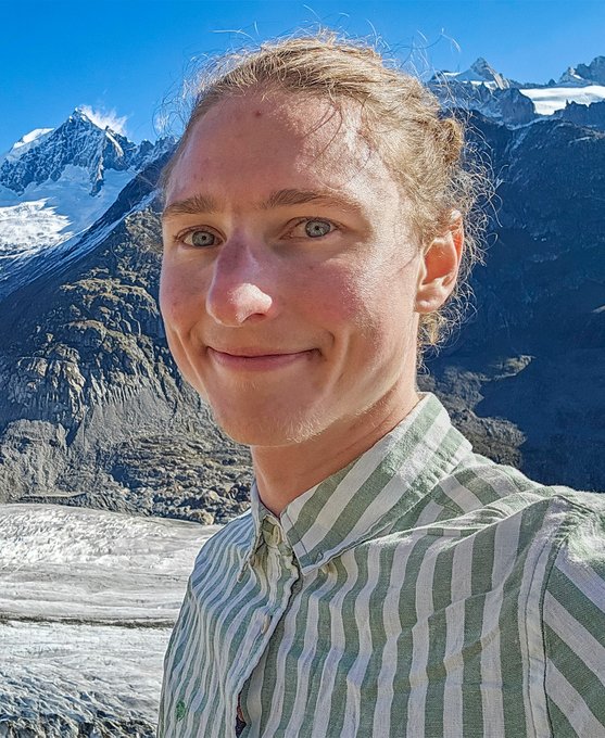 QuantaMagazine's tweet photo. The simplex method is an algorithm that turns an optimization problem, like setting up an investment portfolio, into a geometry problem. Lady year, scientists Sophie Huiberts (left) and Eleon Bach reduced the runtime of the simplex method. https://t.co/52maQuGbA4 https://t.co/yRVPYmpSlk