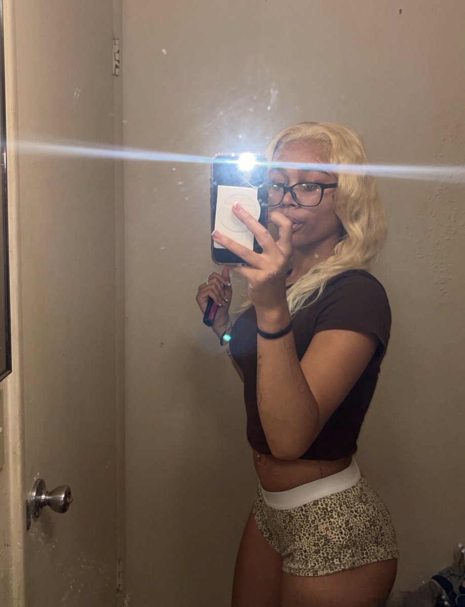 ShayMariefx's tweet photo. Text me for content daddy 💵🥰🥰😻 https://t.co/FH12kuj4Hu