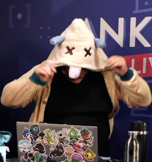 LounaDofus's tweet photo. Il y a eu un live @AnkamaShop_FR today, vous savez ce que ça signifie ? 👀

Petit récap des nouveautés qui arrivent soon ! https://t.co/jgli3kP7eR