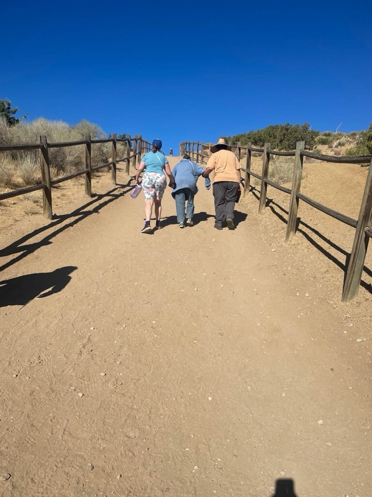 GeneSchantfgqq's tweet photo. AV hike and the senior group in an exercise class. https://t.co/ZEo4HCfmB7