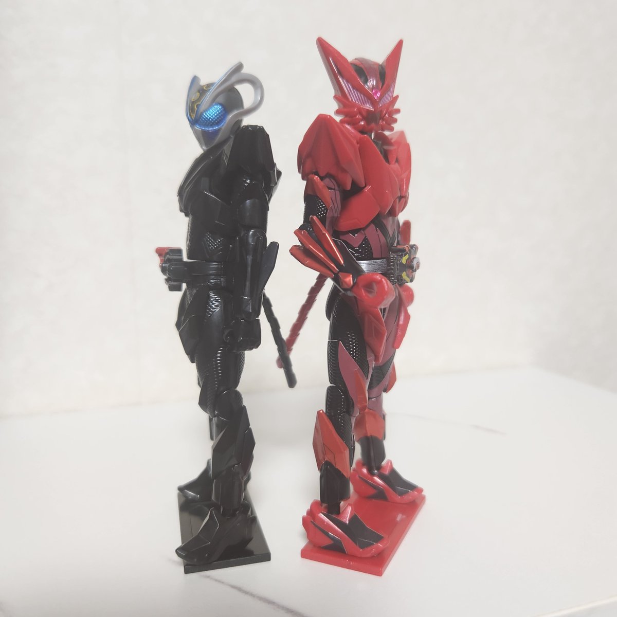 sodomanon's tweet photo. 今のところは椅子にふんぞり返らせるか徒手空拳で飾るのがいいかもしれない https://t.co/2irK58bjif
