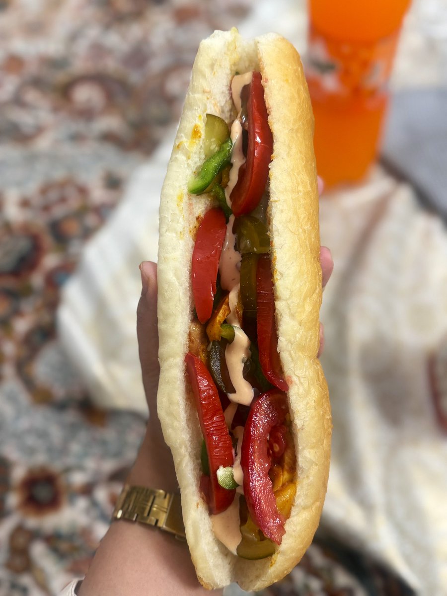 Gandomkar80's tweet photo. از لحاظ خوش آب و رنگی 🥪 https://t.co/vXSQMt2KBH