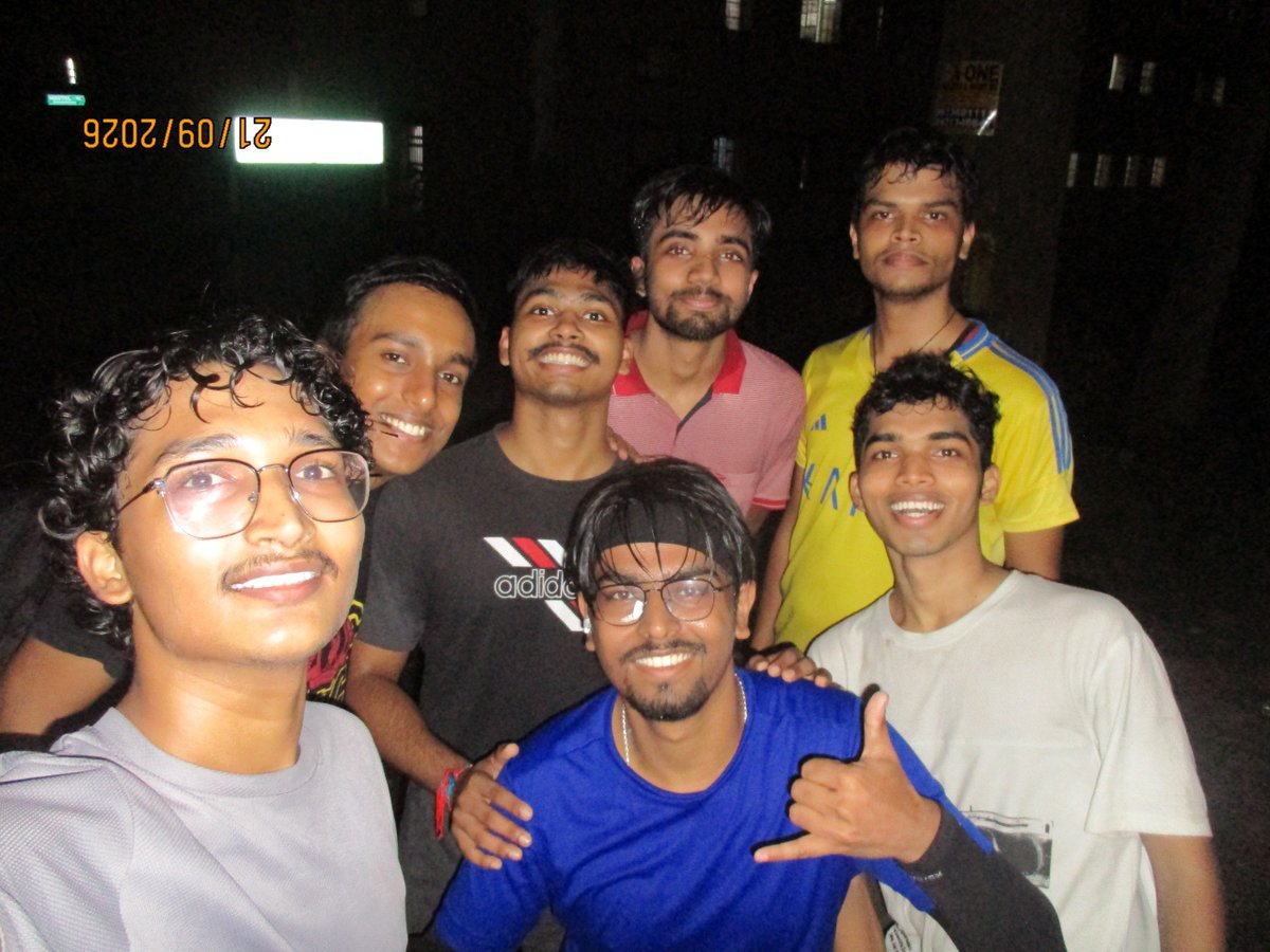 RudraKumar65755's tweet photo. Football is Fun!?
Mid Semester khatm hogaye Finally
Hello Everyone
Bye
#football #college #midsem #fun #hello https://t.co/IZcP80vOMO