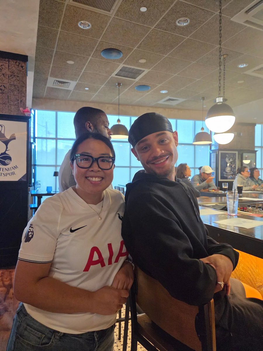 GaryRWard's tweet photo. Xavi Simons remains in the United States on a specialist training camp as he continues his ACL rehabilitation.

Xavi turned up for the early kick-off against Aston Villa at the popular Spurs bar located in Medford to watch the game while he continues his rehab.

#THFC #COYS #SPURS #TOTTENHAM