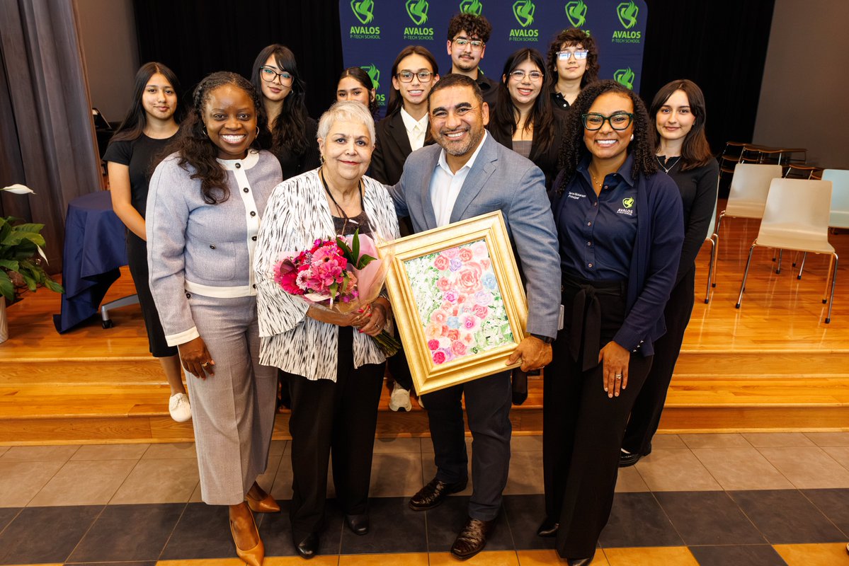 AldineISD's tweet photo. Students honored Rose M. Avalos at an evening celebrating her decades of service to Aldine ISD. 🌹 Her legacy continues at the P-TECH school bearing her name. https://t.co/poYiY4TaZB #ChooseAldine
—
Estudiantes rindieron homenaje a Rose M. Avalos en una velada que celebró sus décadas de servicio a Aldine ISD. 🌹 Su legado continúa en la escuela P-TECH que lleva su nombre.
https://t.co/poYiY4TaZB #EligeAldine
