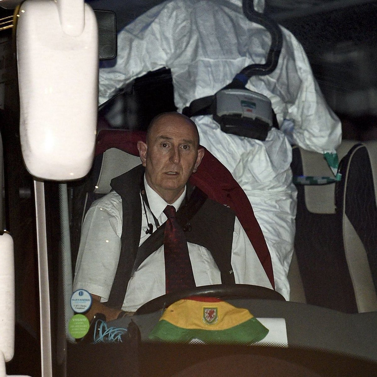 JackParkr's tweet photo. has anyone else realised the Wuhan Covid bus driver looks a hell of a lot like John Healey https://t.co/agstwonTrh
