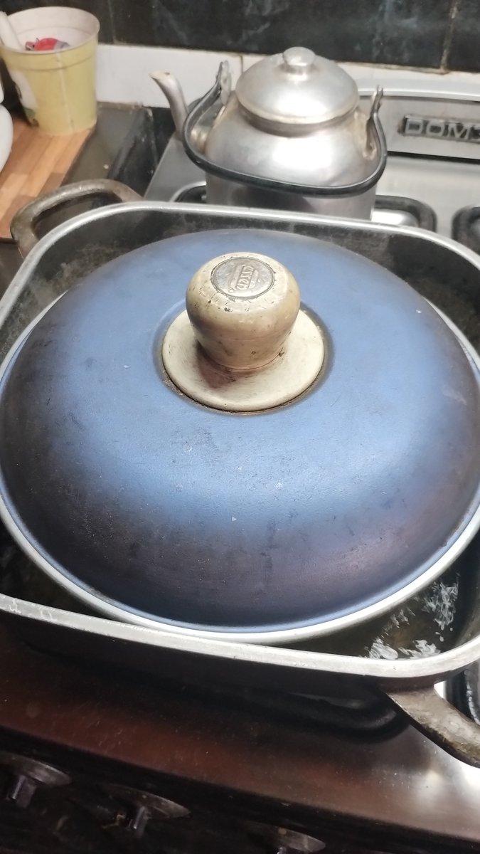 261cristian's tweet photo. Buenas tardes ☺️  haciendo el buen bud��n de pan 🙂 https://t.co/zgTL3TFbYI