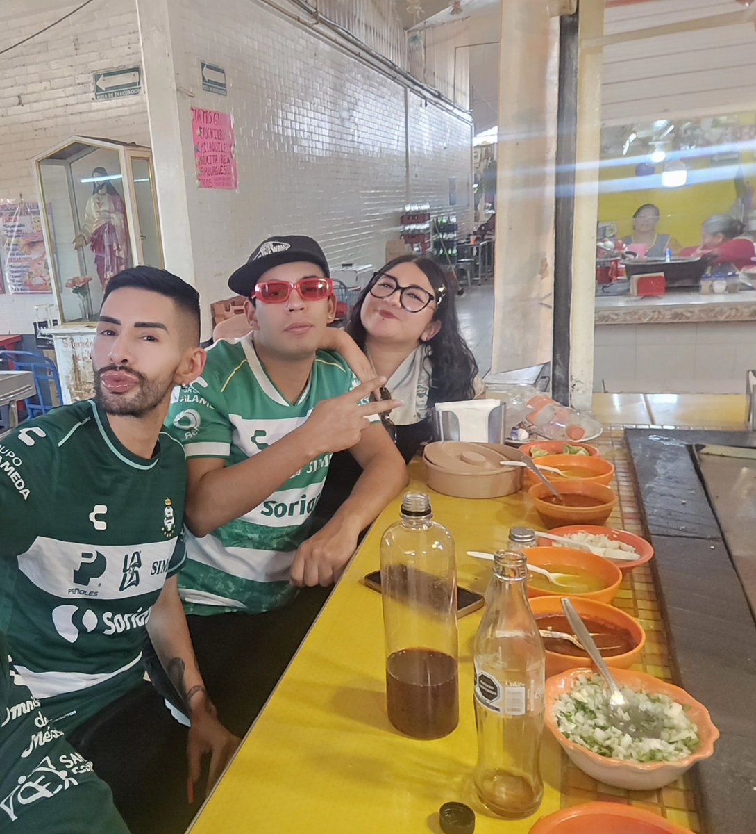 DramaQueenRemix's tweet photo. Que rico desayunamos en #Toluca 🇳🇬🖤 #Zelt #Abraham https://t.co/RE5m6P4uCU