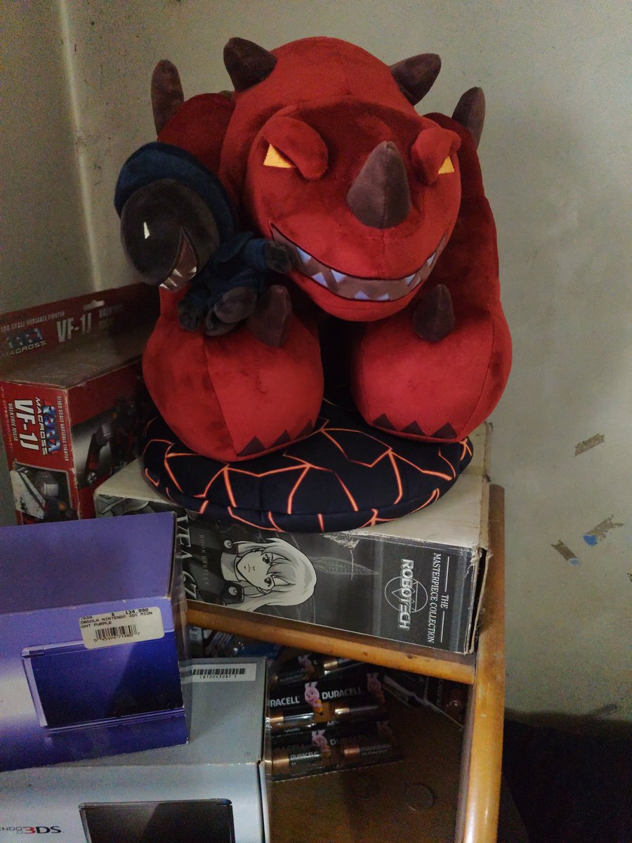 DasouArou's tweet photo. AAAAHHHH MY JAD PLUSHIE IS HERE OMG!!!! #osrs #makeship https://t.co/pO8ThzTbnM