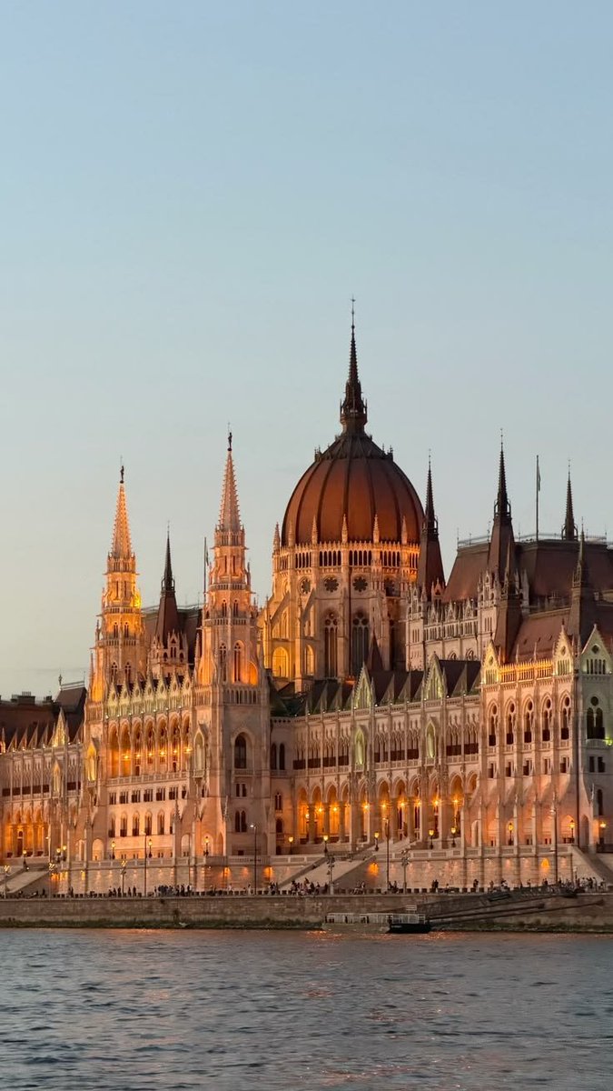 echoesofworld's tweet photo. Budapest, Hungary https://t.co/lAaqrYvrCh