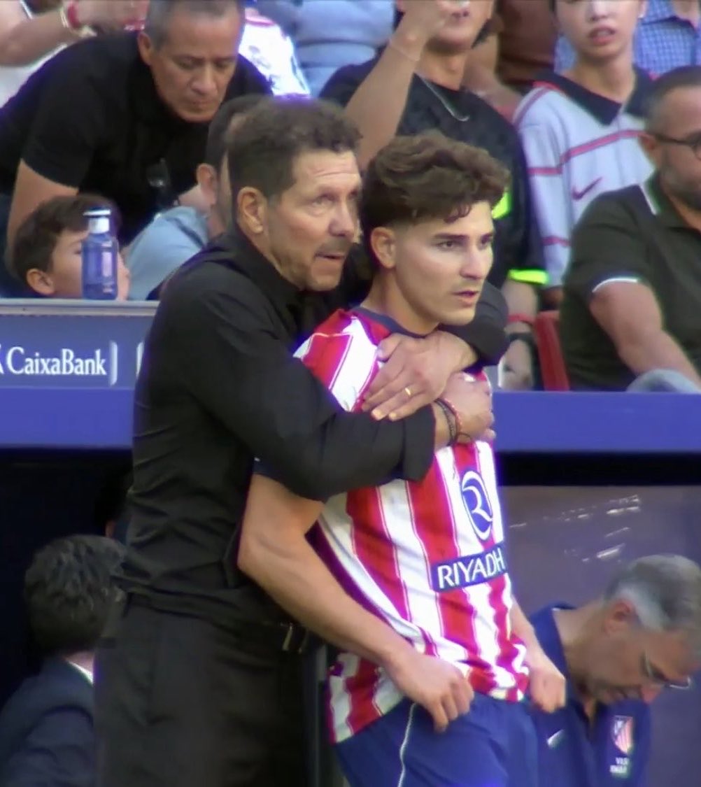atletiuniverse's tweet photo. Imagine having someone who defends you as much as Diego Simeone does… https://t.co/T7m6NRbn5C