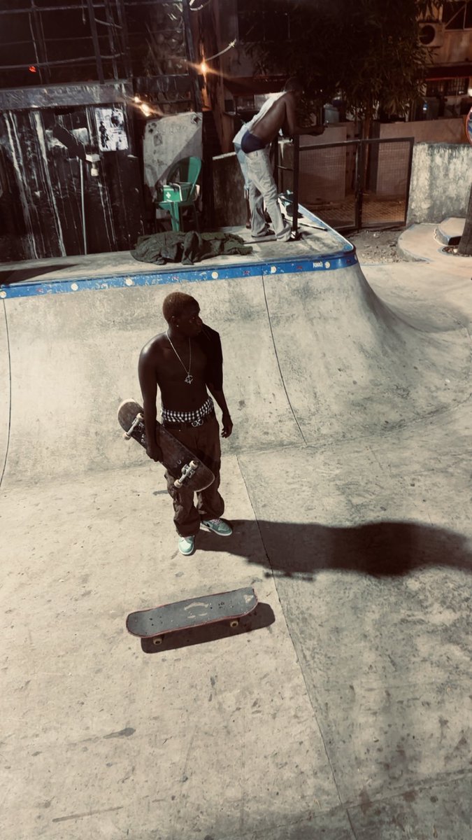 FkdUp89's tweet photo. Another day at the park https://t.co/mXpAt0JK7C