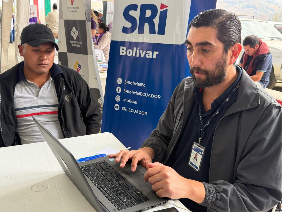 SRIoficialEc's tweet photo. #SRIenBolívar

Llegamos a la parroquia rural de Santiago, en el cantón San Miguel, para atender de manera oportuna todas las consultas sobre obligaciones tributarias y devolución del IVA a grupos prioritarios.

Seguimos trabajando cerca de ti.

#BrigadaMóvilSRI https://t.co/69dESsH198