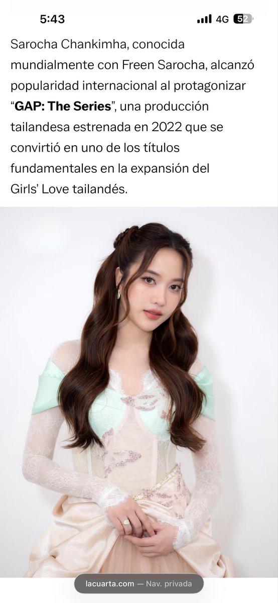 Dayanavale211's tweet photo. 😭omg Freen salió en el diario la cuarta en chile uno de los diarios más importantes en chile 🇨🇱  como promocionan a mi bebé en su venida a Chile 🥹❤️ https://t.co/LOTeAklOrf

#srchafreen‌ 
#GIRLFREEN https://t.co/moRSg7oRrE
