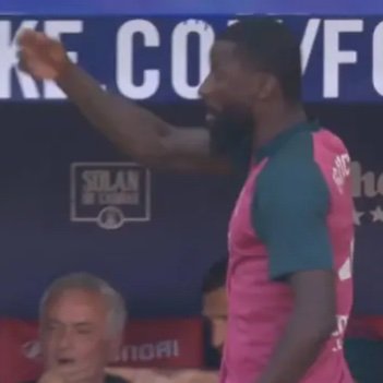 madristagram's tweet photo. 🚨 Gabi (Atleti’s assistant manager) to Real Madrid’s bench: 🗣️"You will suck my d*ck. You will suck my d*ck. You will suck my d*ck."

Rudiger then confronted him. 
[M Plus Deportes] https://t.co/fRfRNKe9qS