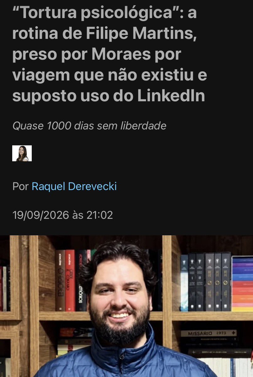 DamaDeFerroTV's tweet photo. Filipe Martins é o mais notório preso político da ditadura lulo-essetefe.  

É mantido nas masmorras da ditadura sem qualquer motivo, preso por falsa denúncia de blogueiro sabujo do regime, que inventou que Filipe havia fugido do país, a partir de documento falsificado por membros da stasi particular de moraes. 

Na cadeia é submetido a tortura, sob o silêncio cúmplice dos “jornalistas profissionais” e sob a inércia prevaricadora do ministério público.