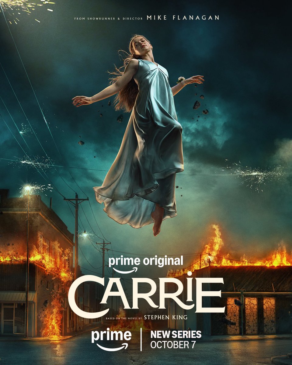 Movie_boxes's tweet photo. عودة الرعب بعيون المؤلف والمخرج المميز 🎬 #مايك فلاناغان حيث يقدم قراءة جديدة لرواية Stephen King 📖الشهيرة، وهذه المرة في مسلسل من 8 حلقات، مع Summer H. Howell في دور كاري وايت.
القصة تعود إلى كاري: فتاة مراهقة تعيش تحت سيطرة أم متشددة، وتتعرض للتنمر والعزلة داخل المدرسة لكن امتلاكها لقدرات التحريك الذهني سيحوّل حياتها إلى كابوس .
المخرج فلاناغان يوسع عالم الرواية ويضيف لمسات معاصرة مرتبطة بـ التنمر الإلكتروني ووسائل التواصل الاجتماعي مع مساحة أكبر للصراع النفسي ومن المفاجآت أن فلاناغان لن يكتفي بإعادة تقديم نسخة 1976، بل يسعى للعودة إلى جذور رواية كينغ وتقديم القصة من منظور أوسع.

📅 موعد العرض: 7 أكتوبر 2026
📺 Prime Video
🎞️ 8 حلقات

#Carrie #Carrie2026 #MikeFlanagan #StephenKing #PrimeVideo #Horror #Movies #TVSeries #CarrieWhite