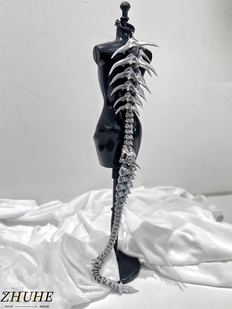 sophiaevaa_'s tweet photo. spine-inspired fashion 🦴🖤 https://t.co/vt6OWZ1c4b