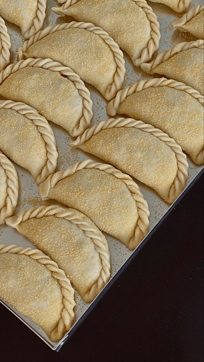 santillach's tweet photo. Este Dia de la Primavera tu freezer tiene que florecer 

25% off hasta el miercoles en congeladas para que lo puedas llenar de empanadas. 

Hace tu pedido al https://t.co/enRuafAHmd https://t.co/NDEsfMR5sa