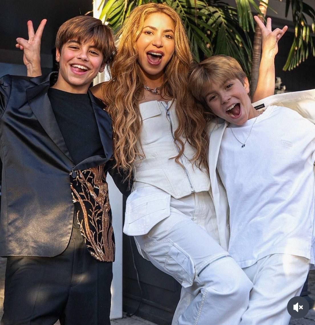 drewvenega's tweet photo. ver como milan y sasha van perdiendo sus rasgos de adolescentes 🥹 https://t.co/cjTnaglMDU