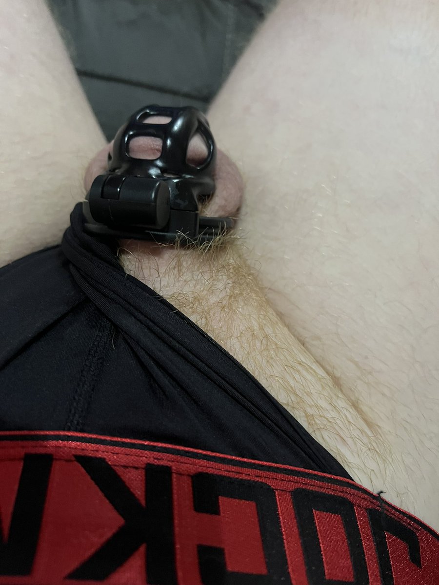 LockedMS191's tweet photo. #locktober coming up in a few days trying to get used to it again https://t.co/KMNr1gd0DH