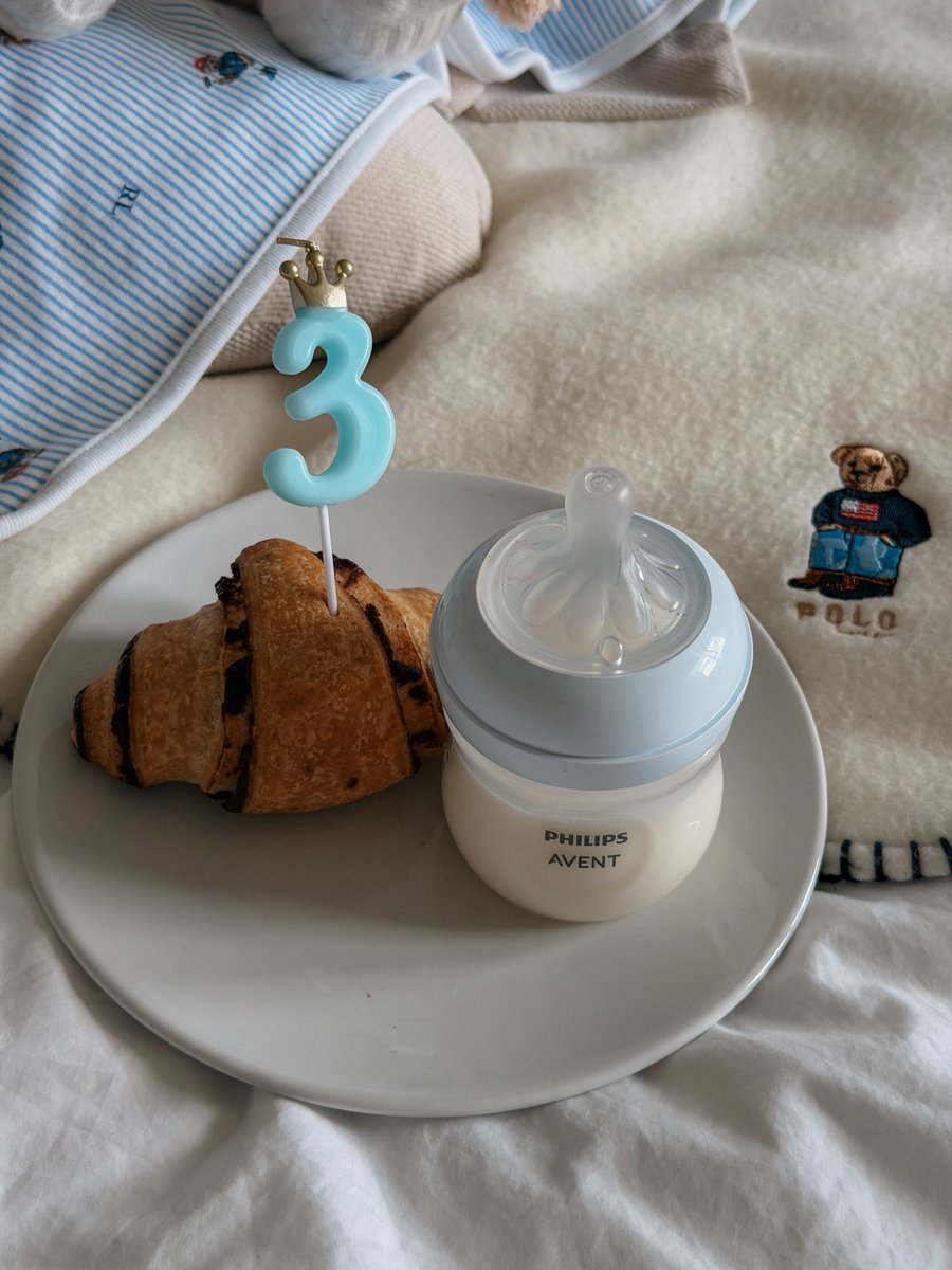 JanetteDesmh's tweet photo. Happy three months, our little bear. https://t.co/qFMc5HK73a