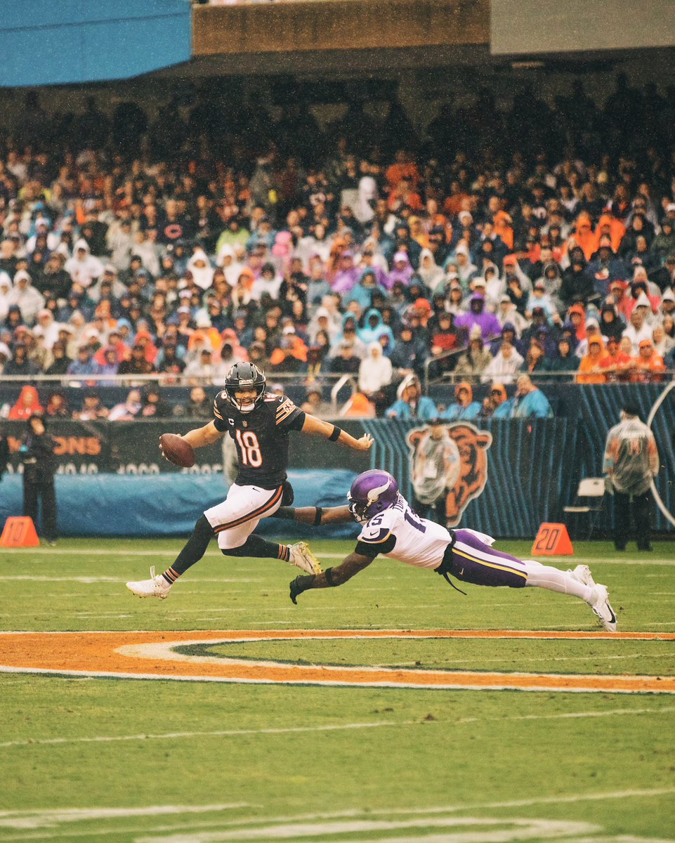 MyCameraReady's tweet photo. Photographed my first NFL game yesterday for the Chicago Bears. Can’t wait for the rest of the season https://t.co/FgwKp31FnG