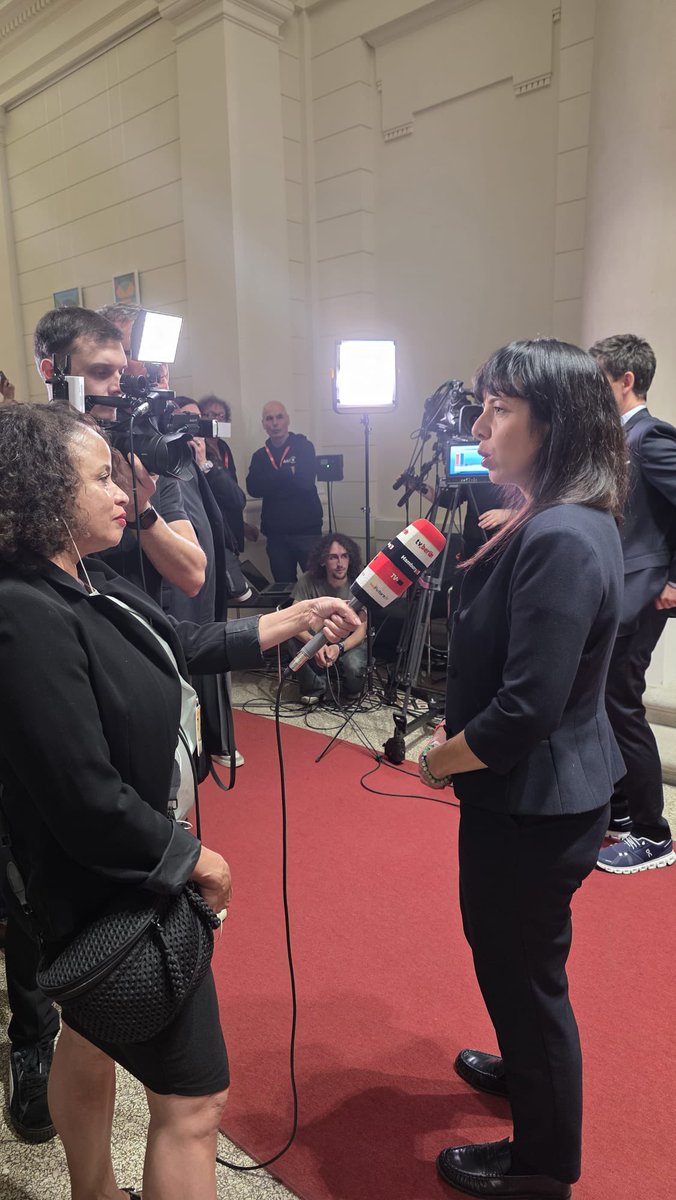 RaquelC36087031's tweet photo. Was haltet ihr vom historischen Sieg der Linken in Berlin mit #eliferalp ? #dielinke #wahl #berlin https://t.co/eeHLjDtaNA