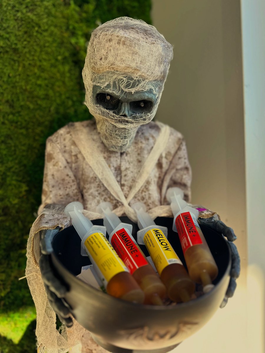 FlorineHarfhsx's tweet photo. Meet our Wellness Shots: tiny servings packed with powerful ingredients. IMMUNE blends goldenseal, reishi, elderberry, lemon, orange, ginger, and raw honey. MELLOW combines chamomile, passionflower, kava, lemon balm, Himalayan salt, lemon, and https://t.co/e42RyVMzLI