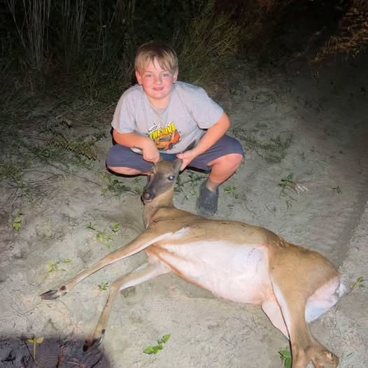 nchuntnfish's tweet photo. Here is 9-year-old Colston Still with his first deer, in Barnwell County, SC! #BarnwellCounty #First Deer #Carolinas #CarolinaSportsmanMagazine #Carolina #Outdoors #Hunting #Hunt #DeerSeason #Deer #WhitetailDeer #Buck #SouthCarolina #CarolinaSportsman https://t.co/T824JBQPEQ
