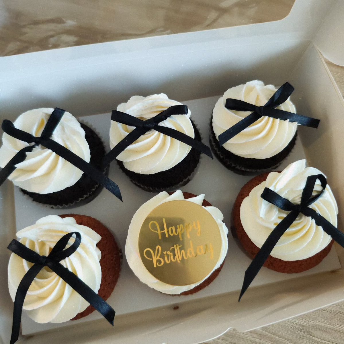 LuettaFuelt8w's tweet photo. Happy birthday to Pauline! 🥳🎉

An elegant black-and-white creation—sleek, chic, and timeless. For information and orders
gateaumonamour@gmail. com
07 71 68 91 99 https://t.co/UJfwo5BWCu