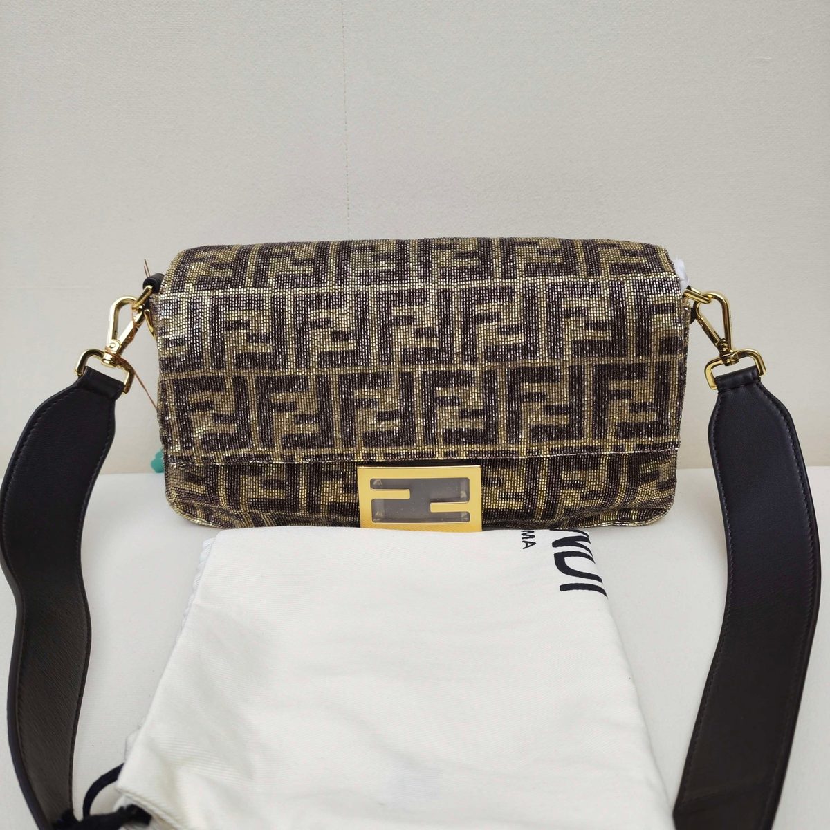 luxurfind's tweet photo. Fendi Baguette Shoulder Bag 26.09.18
Auction · ends in 150h

Tap the link in our bio to view this item.

#ebaypartner https://t.co/jfegjGpBtc