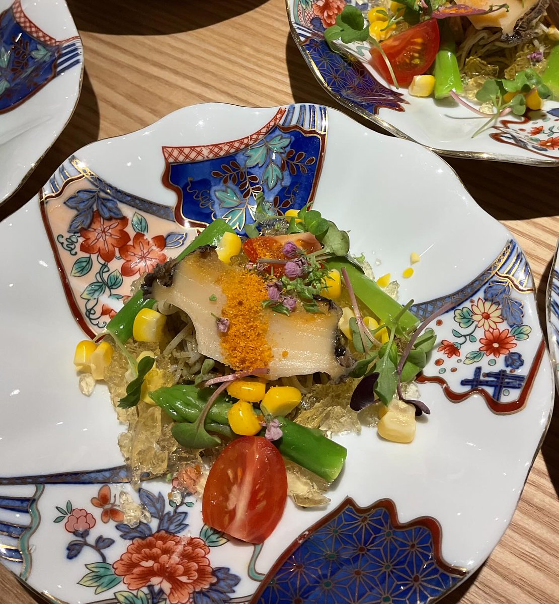 AssuntaTolxwj's tweet photo. August 2026 Ho Course

Starter: Simmered abalone and somen with summer vegetables 
Grilled platter: Pork belly wrapped around Yanaka ginger 
Small dish: Sushi rolls with domestically sourced eel https://t.co/kFuQePTj2d