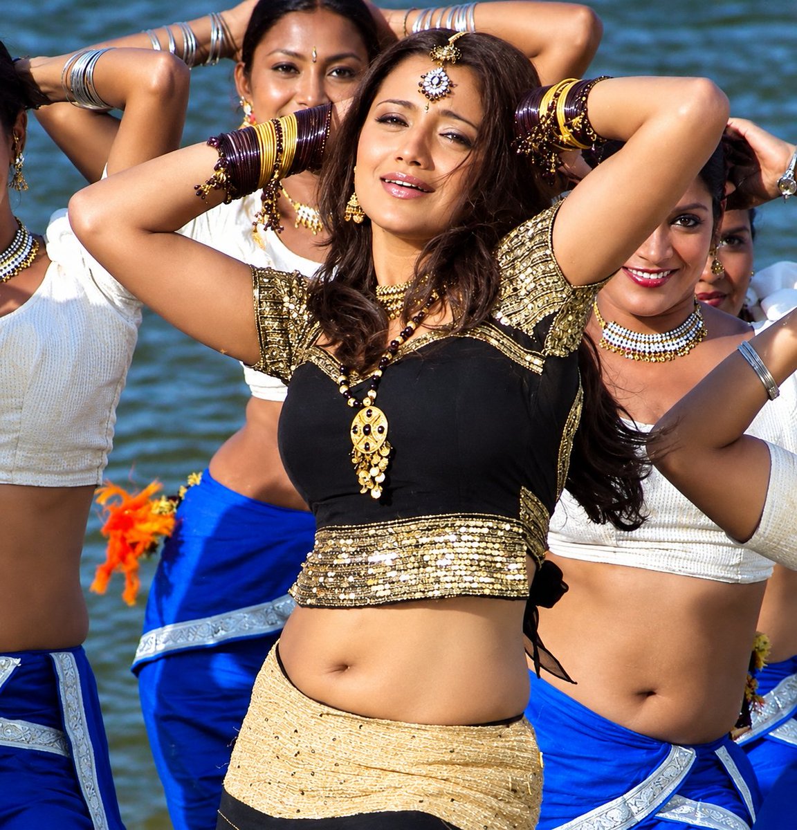 KingMak750's tweet photo. Cute Vintage Trisha unseen picture https://t.co/eDllbycFwb