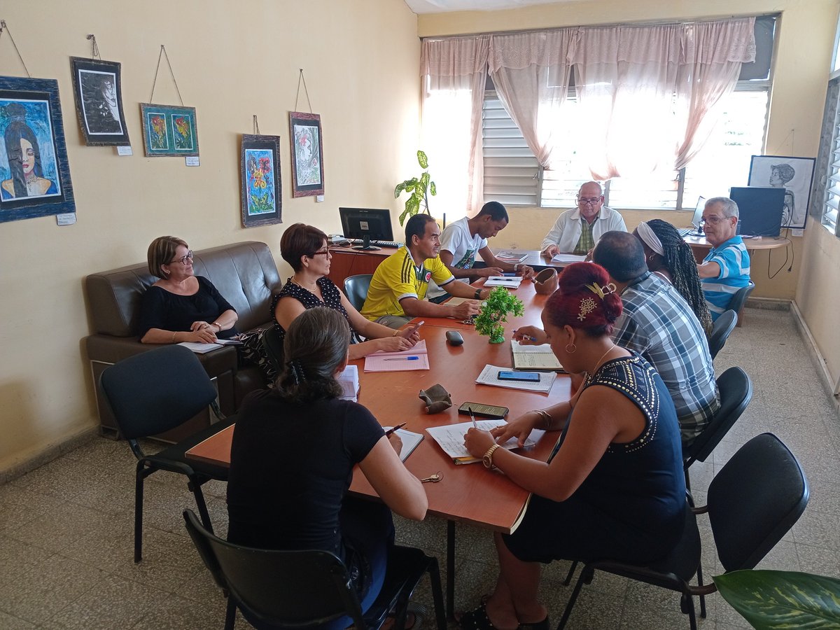 VRG_CMW's tweet photo. Se realizó reunión de trabajo VRG de la UCM Camagüey, se analizo los procesos sustantivos de las organizaciones juveniles y de masa.
@MINSAPCuba
@UCM_Cmw 
@JorgeSutil2
#CubaVencerá https://t.co/61t41fyjxN