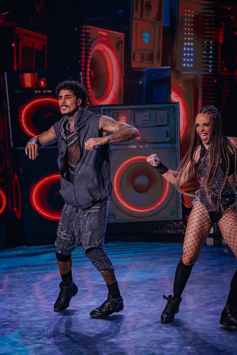 Mclivinho's tweet photo. É O FUNK! 🕺🏻⭐️🎶 primeira apresentação em dupla na #DançaDosFamosos entregue 🫡 boraaaaa parceira https://t.co/ZKczxZlwpL