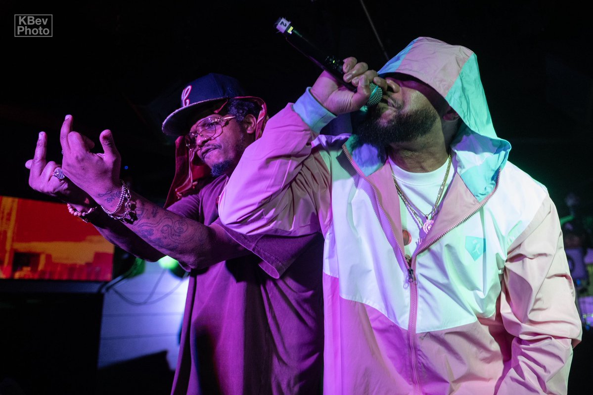 KnowThatIAMGAWD's tweet photo. “I am… ten times better than whoever tf you like
The coldest 🥶 when it come to this fucking mic 🎤 YOU FUCKING RIGHT!”

Chicago Don’t Raise No Hoes

S/o the bris @VicSpencer @AMEarlyMorning 

#CHICAGONEVER4GOTHOW2RAP https://t.co/QIQKWp3mGZ