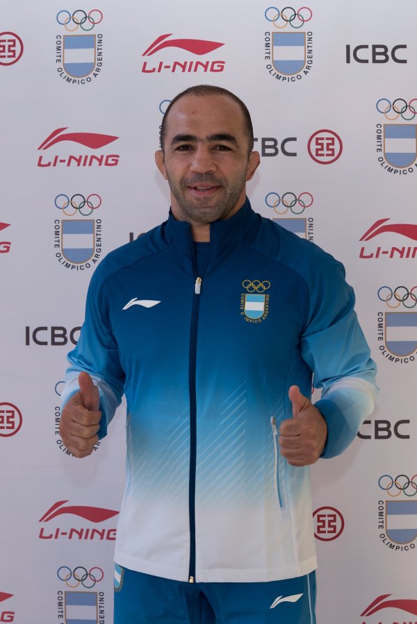 aadeporte's tweet photo. #SantaFe2026 #Lucha ¡Oro🥇 para Argentina! Arsen Julfalakyan se consagró en grecorromana -77kg tras vencer 4-2 a Jair Cuero🇨🇴 https://t.co/mANXRzDeMA