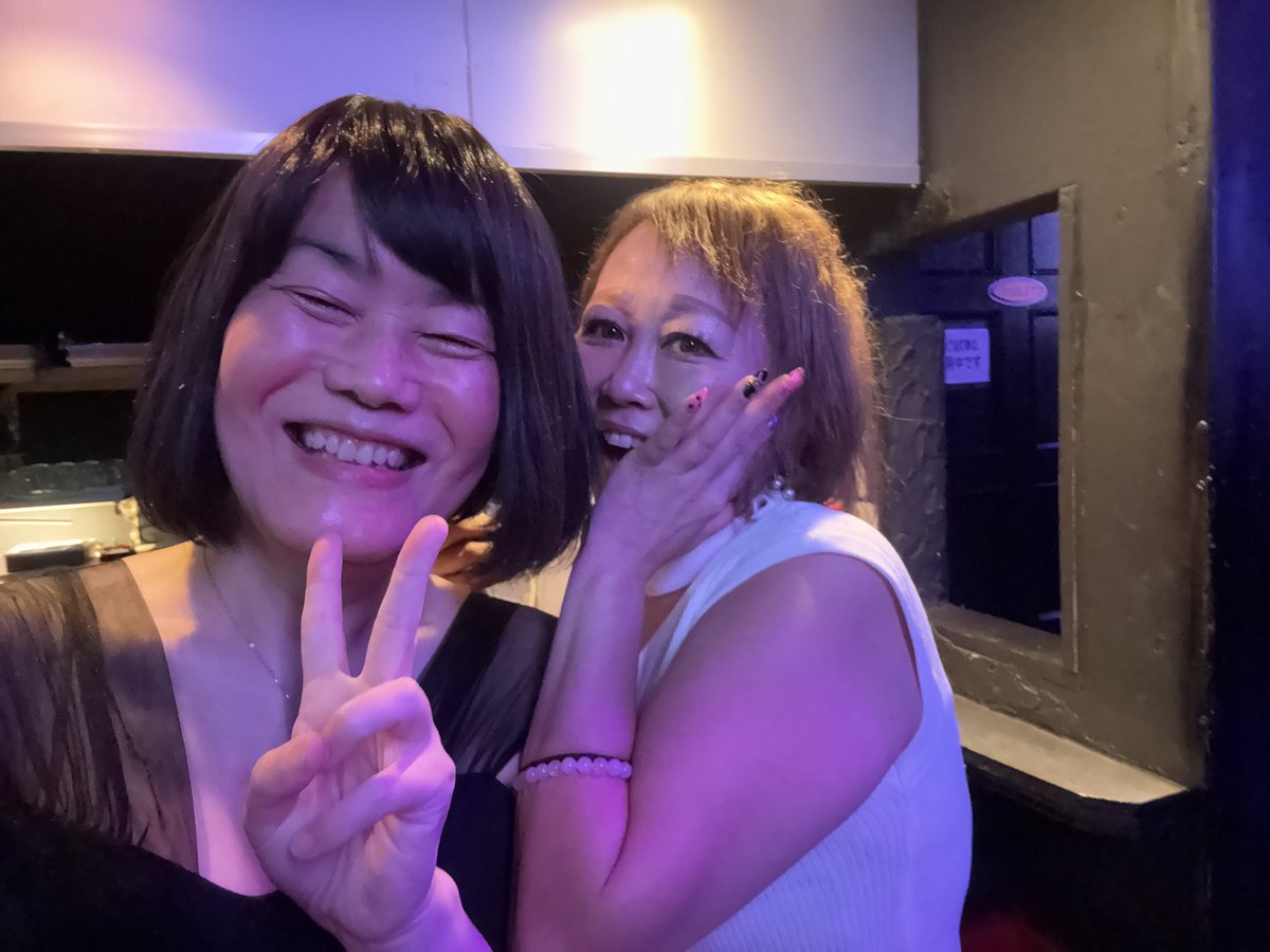 HALsingsasong's tweet photo. #DJイベント #クラブ
#蕨 #DISCOJAPAN
昨日(9/21)は、赤羽の飲み屋さん「母娘げんか」の女将、せりかちゃん(@srk___eia )主催のDJイベントに参加したよ😊
せりかちゃん選曲は全体的にカワイイ曲が多くて、盛り上がれた🎶
せりかちゃん以外のDJさんも参加されていて、ドラゴンクエストの曲を流している方がいて新鮮でした😊
またこんなイベントがあれば参加したいな🎶