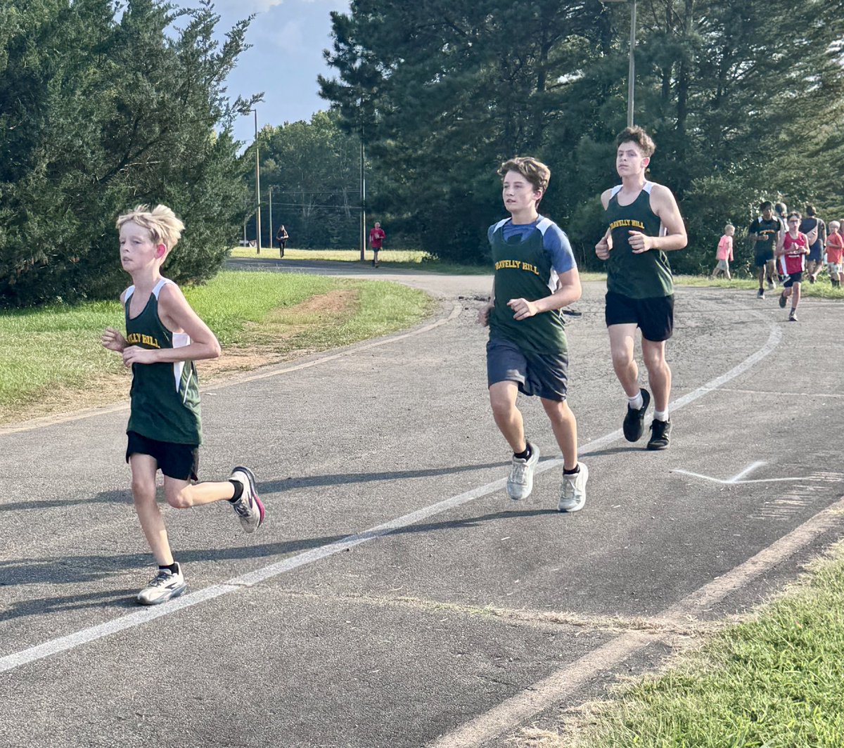 GHMS_Grizzlies's tweet photo. #GHMSAthletics | It’s a great day for a cross country meet! Here are some pics of the boys team! #OurGravelly #GrizzlyStrong #GetInTheGame https://t.co/2cWT0wnhVf