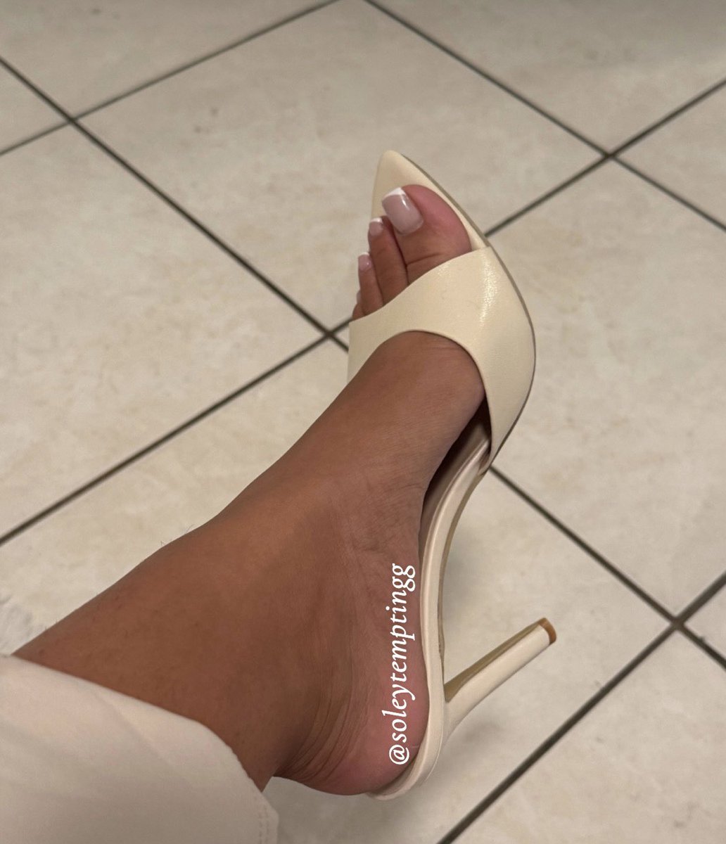 soleytemptingg's tweet photo. Ivory heels, Polished to perfection ✨🤍 https://t.co/RQiSW5V1SD