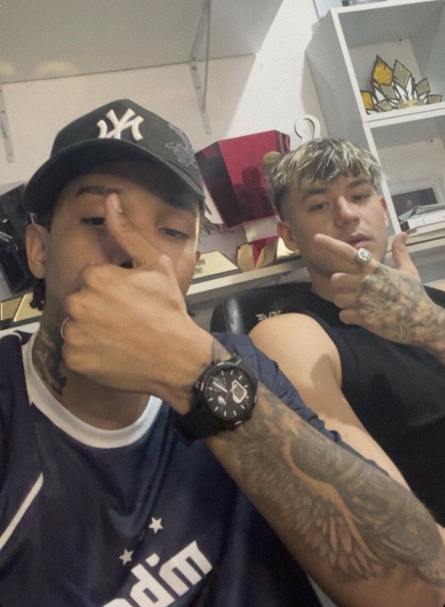 backstagemah's tweet photo. a dupla mibr está de volta 😛😛 https://t.co/0vPyg1qFhi