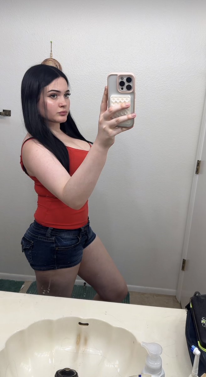 itsariarosee_'s tweet photo. still single btw https://t.co/8ZWFFIn0uW