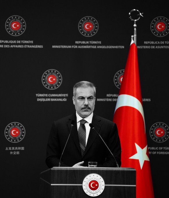 sozozun's tweet photo. 🔴 CB. Erdoğan:

On binlerce insan Yemen’de ölmedi mi? Ey Suudi Arabistan! Siz önce bunun hesabını verin.

🔴 Dışişleri Bakanı Hakan Fidan:

Suudi Arabistan'a ciddi bir saldırı var ve biz de sözümüzün eriyiz. https://t.co/AhHBNgi2S3