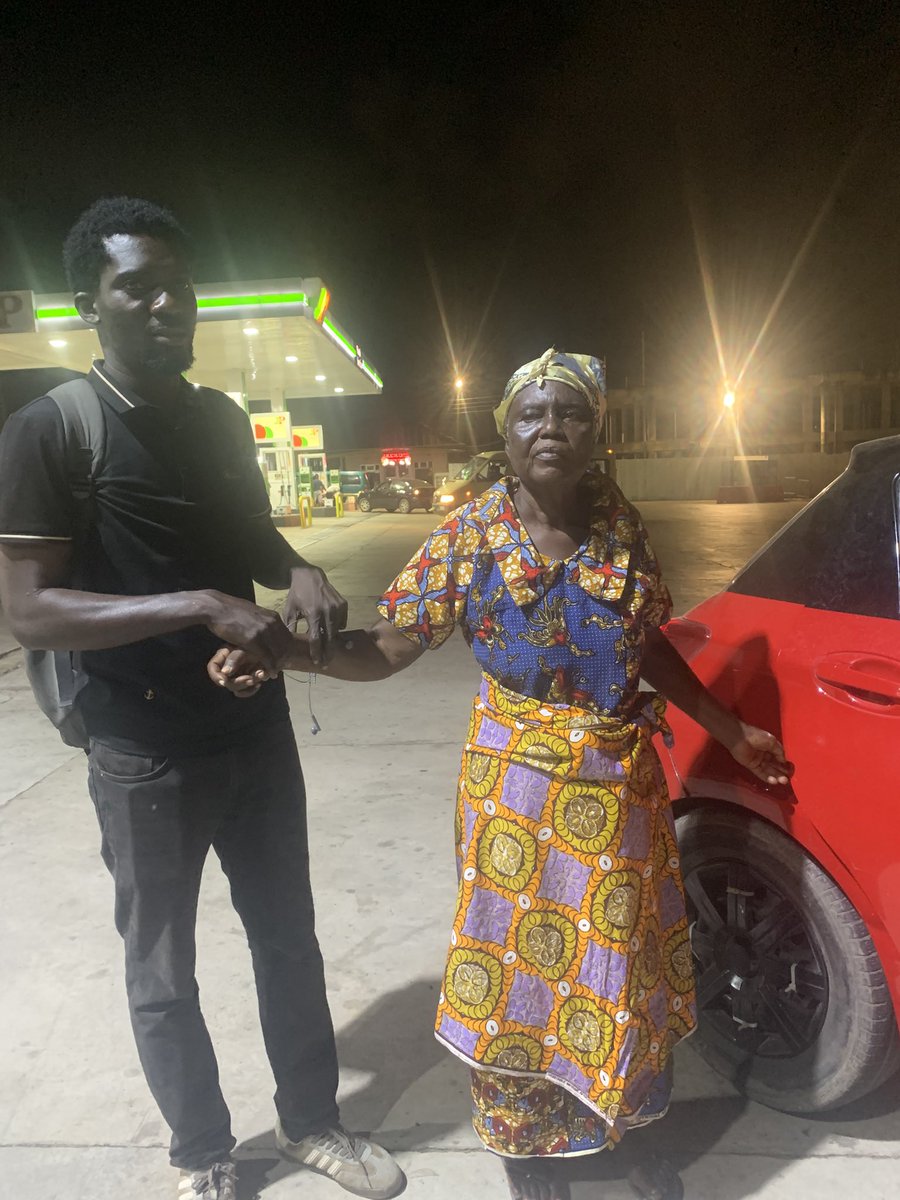 EfyaFina's tweet photo. Family let’s share… A missing woman at Boadi junction Kumasi just now

She said her name is Yaa Amoah and that’s all she knows. And she was nearly hit by a car. A Good Samaritan is taking him to Nhyira Fm now. Please let’s share 

0544000814 Andrews (The Good Samaritan) https://t.co/lIzVppfTn4