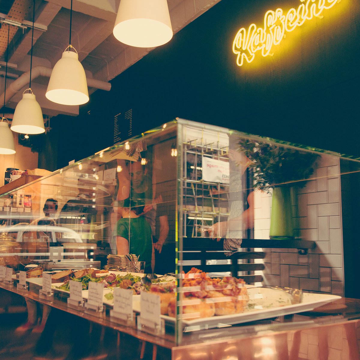 DamonGsell's tweet photo. 15 Eastcastle St, Fitzrovia https://t.co/A8omApO7T3