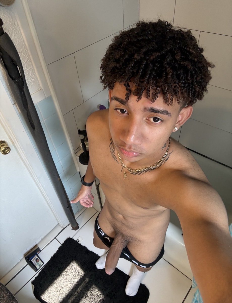 JDthebigBBC's tweet photo. @jackelynvargass I could give you some more inches👀 https://t.co/0icIZdzZvt