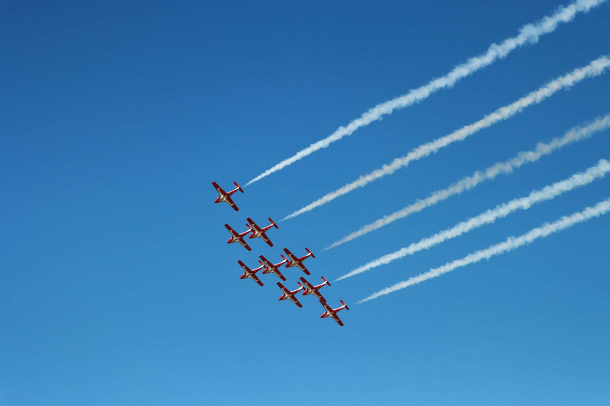 SouthportMB's tweet photo. What a sight in the sky! โ๏ธ
Southport captured a few images of the Canadian Forces Snowbirds during their surprise flyover this afternoon.
An impressive sight to see over Southport!
#Southport #Snowbirds #RCAF #CanadianForces #Aviation https://t.co/U6cpQS3VJm