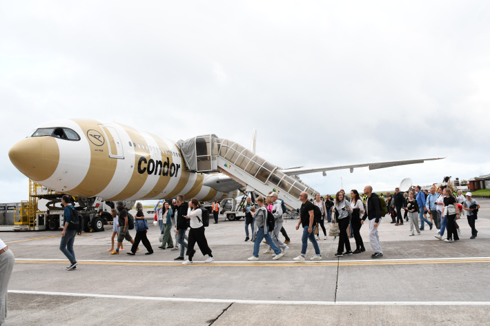 africadmcgroup's tweet photo. Condor confirms year round nonstop service between Frankfurt and Seychelles, with flights resuming 19 September 2026.

The expanded schedule strengthens European connectivity and supports Seychelles tourism across both peak and off peak seasons.

#Seychelles #Condor #Tourism https://t.co/k3FnCyaG3r